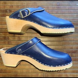 Women’s Hanna Andersson Navy Clogs/Mules